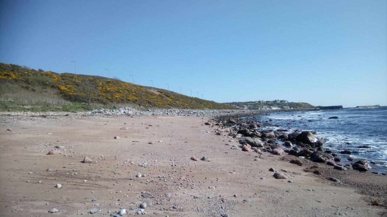 Piper'S Cave Bed And Breakfast Helmsdale Exterior photo